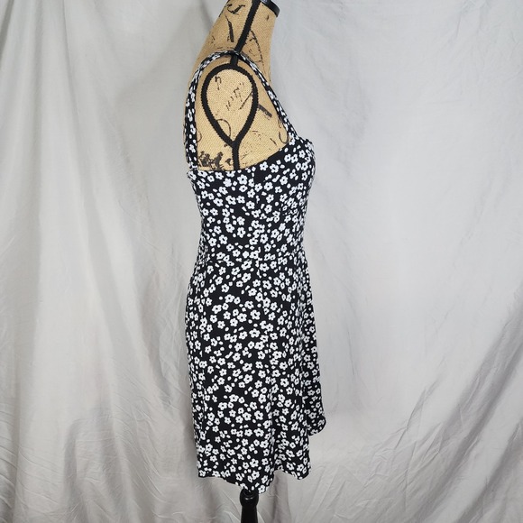 Vtg‎ GAP Size Small B&W Floral Lenzing Ecovero Sweetheart Smocked Mini Sundress - Picture 4 of 10